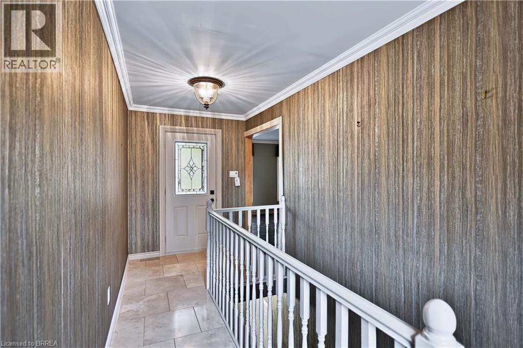 7 CHARLTON Drive, Paris — photo 3