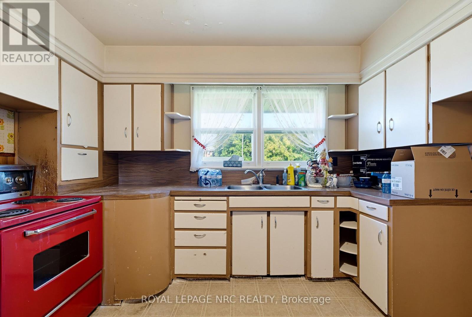 1023 North Service Road, Hamilton, ON photo 17