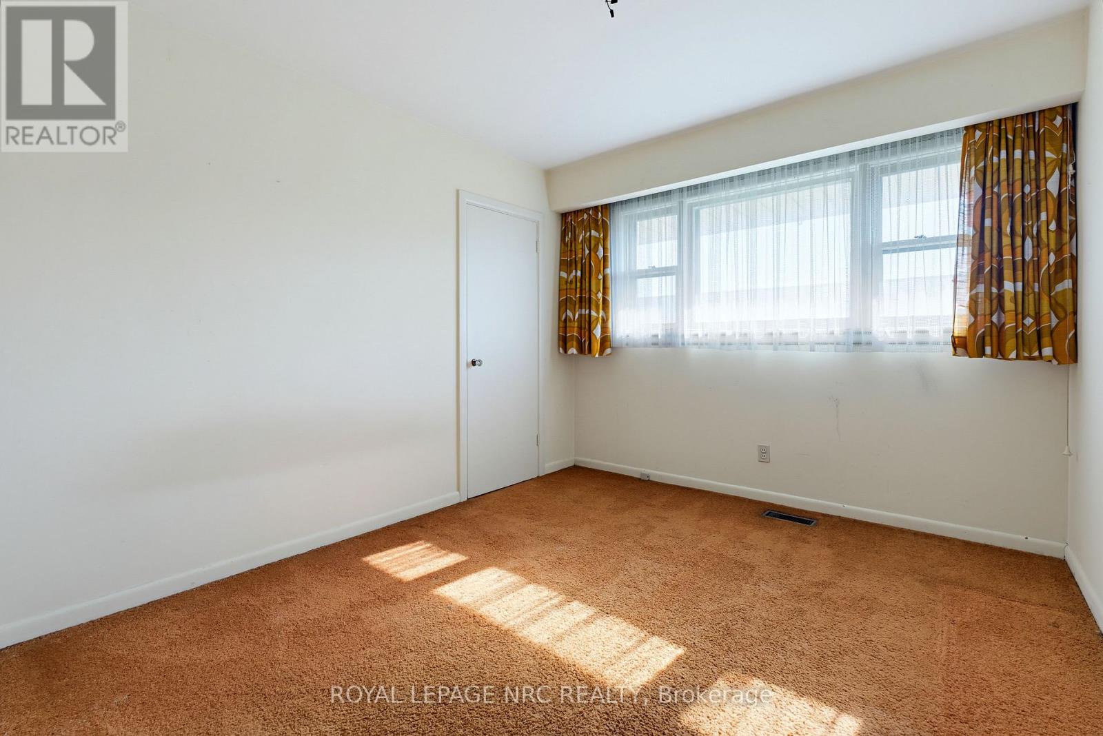 1023 North Service Road, Hamilton, ON photo 23