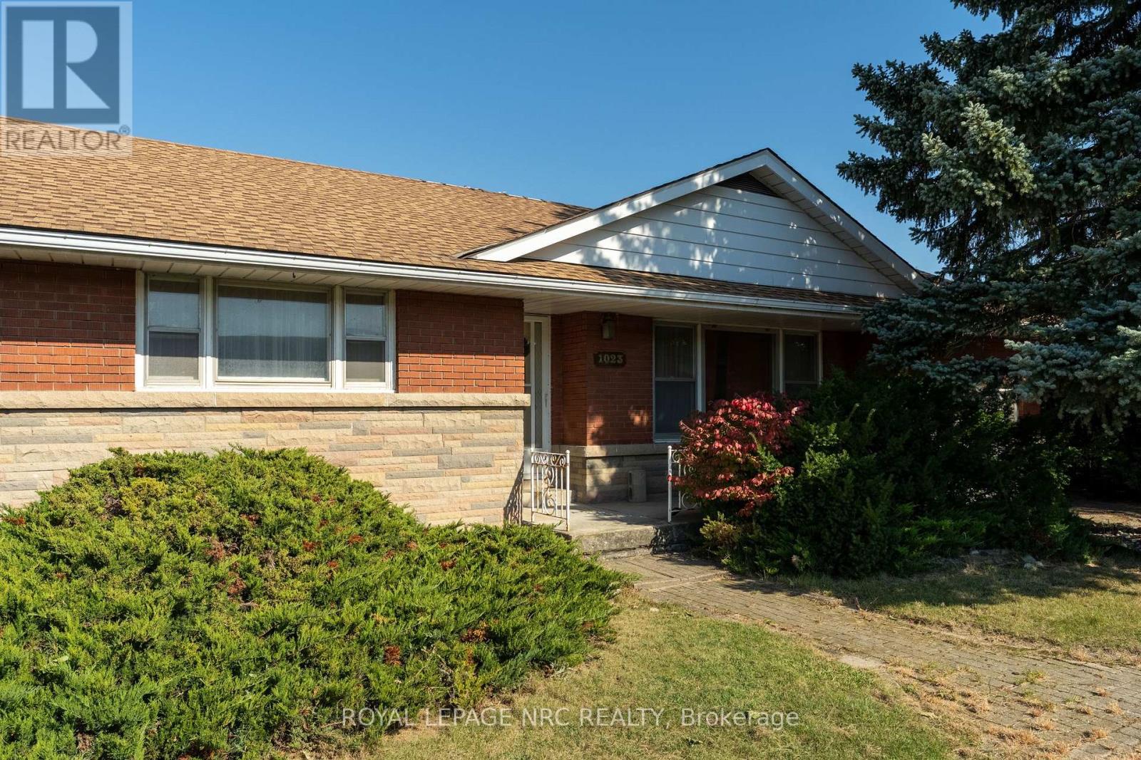1023 North Service Road, Hamilton, ON photo 7