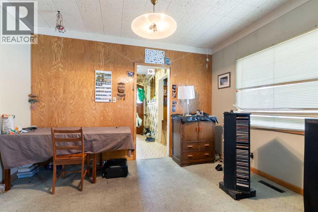 206 12 Avenue NE photo 11