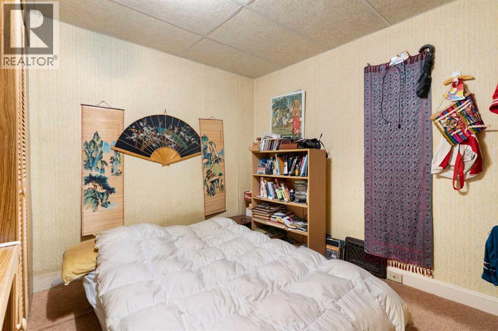 206 12 Avenue NE photo 18