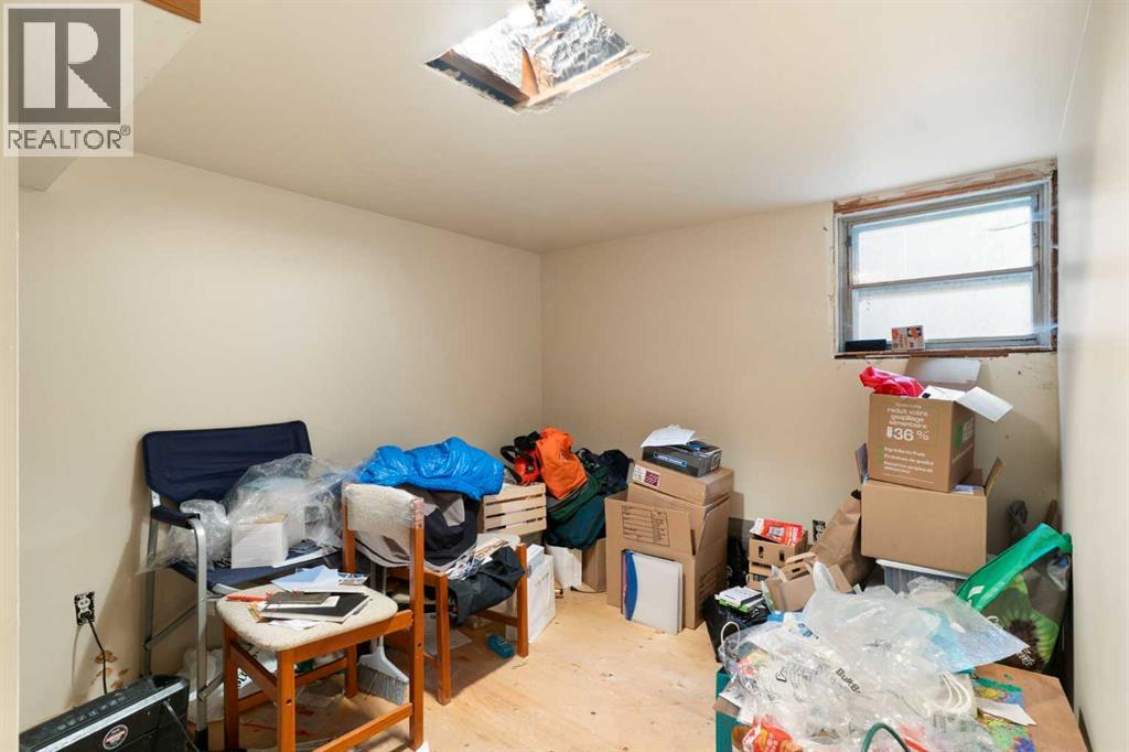 206 12 Avenue NE photo 27