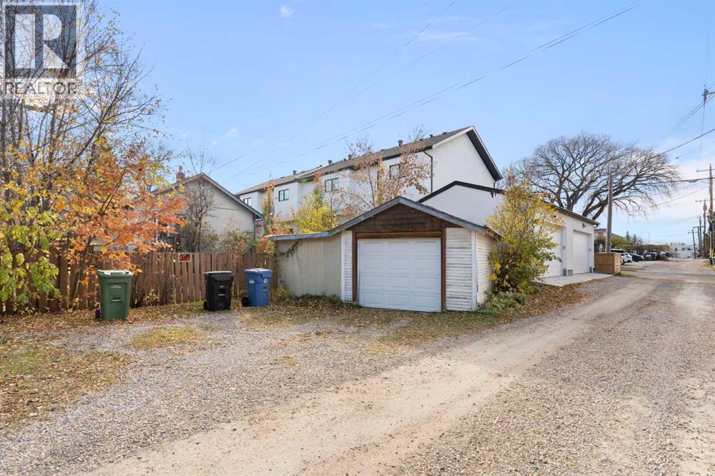 206 12 Avenue NE photo 33