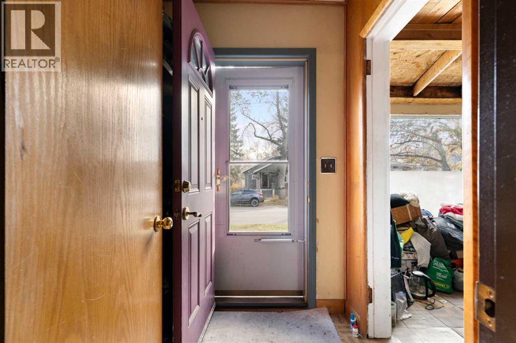 206 12 Avenue NE photo 5