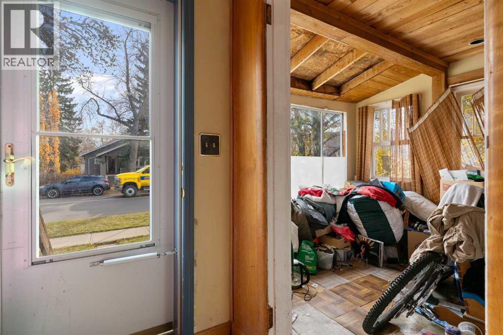 206 12 Avenue NE photo 6