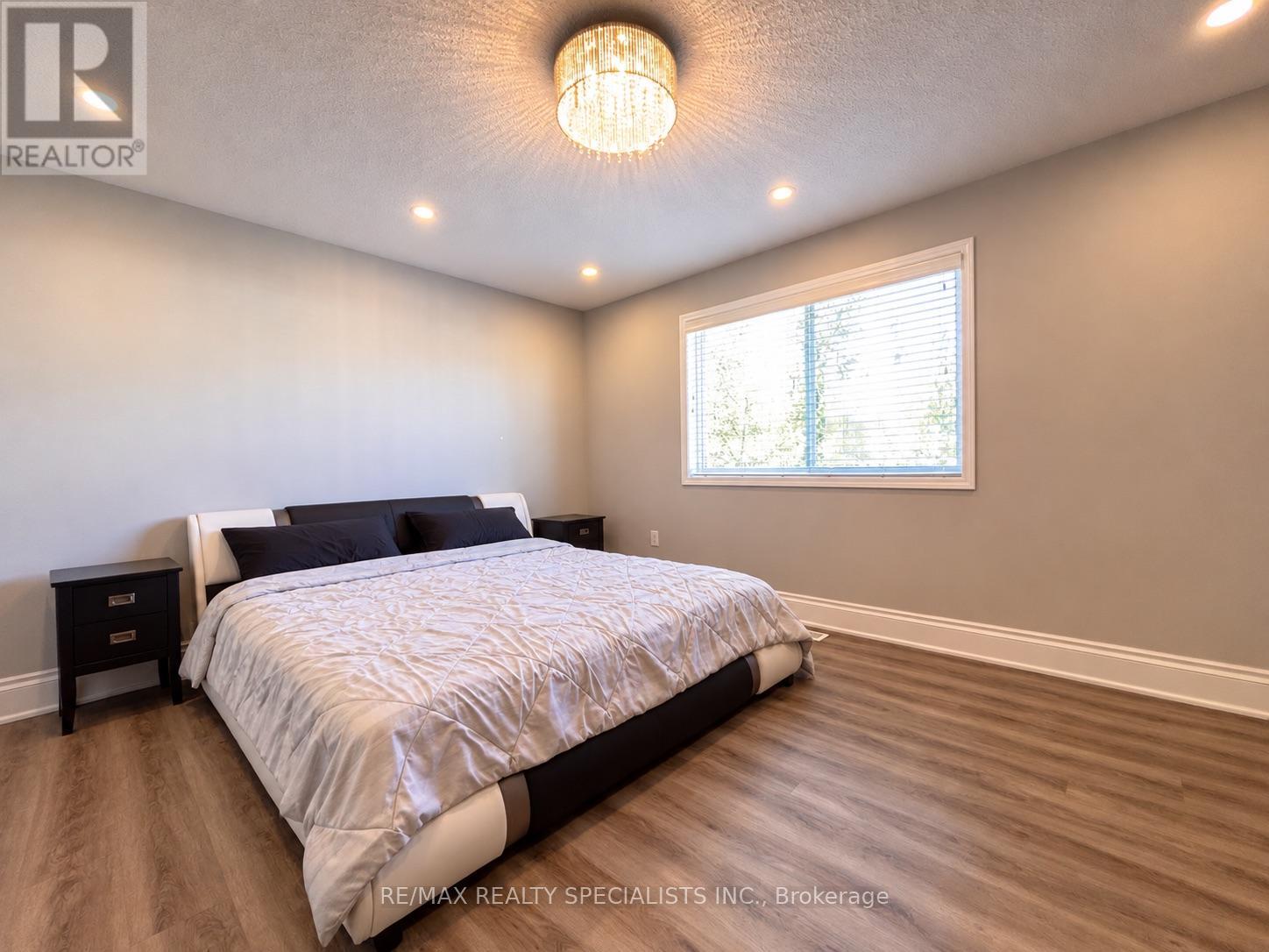 1061 CLARK BOULEVARD, Milton (BE Beaty) — photo 10