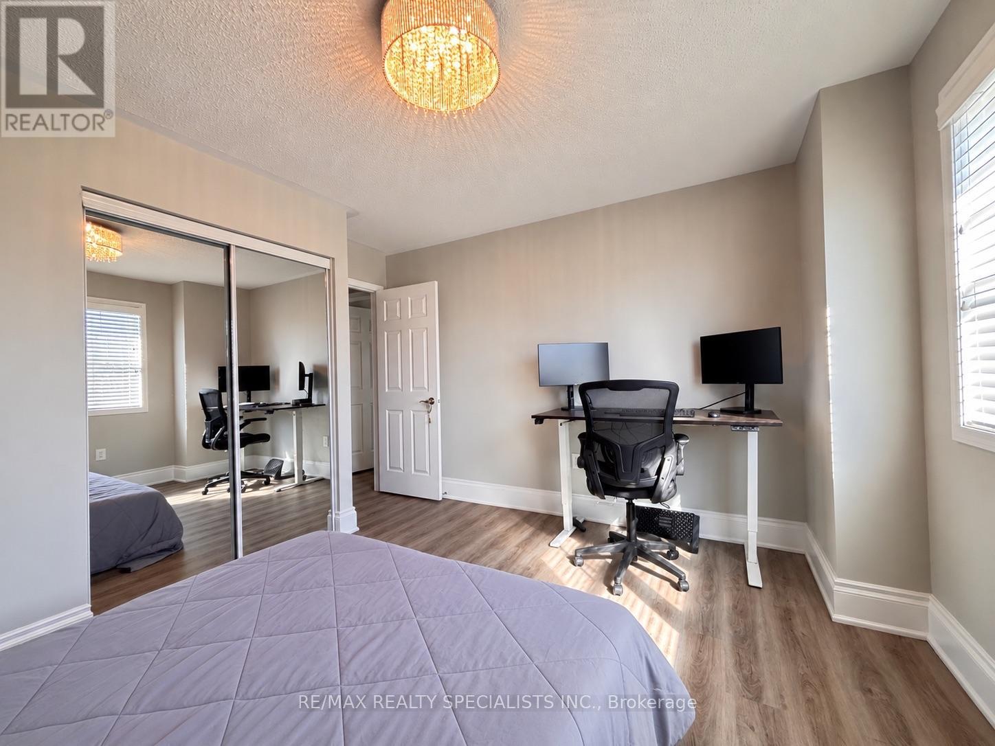 1061 CLARK BOULEVARD, Milton (BE Beaty) — photo 9