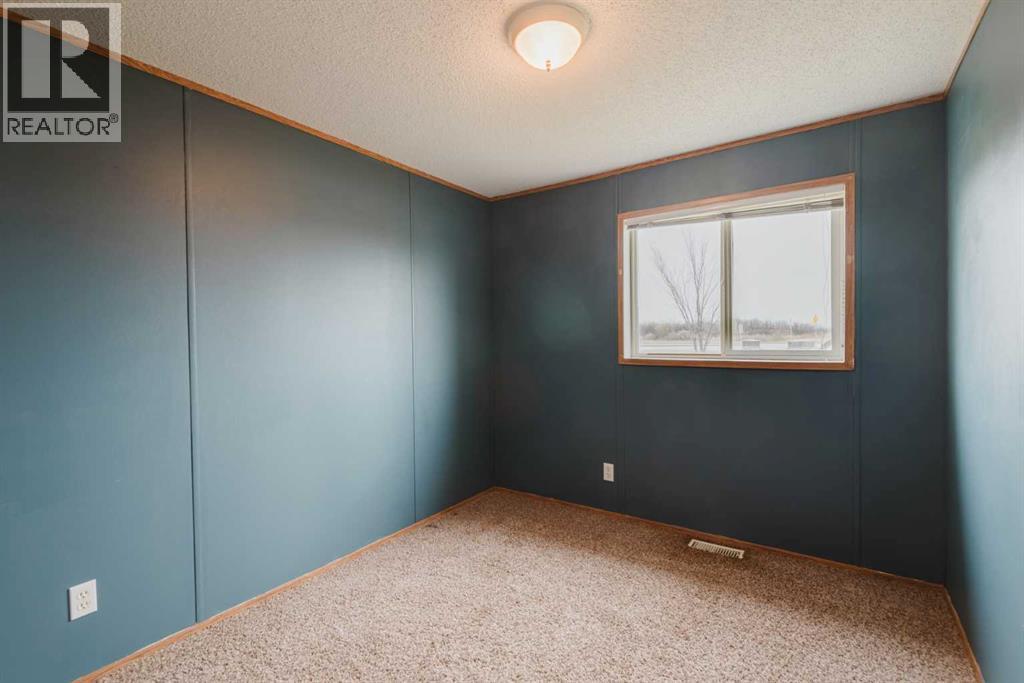 10809 96 Street, Clairmont — photo 17