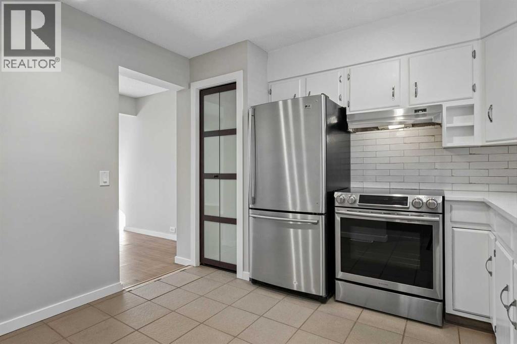 34, 330 Canterbury Drive SW photo 4