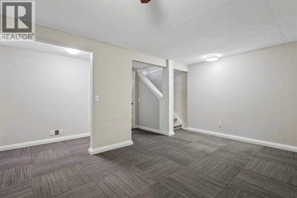 34, 330 Canterbury Drive SW photo 23