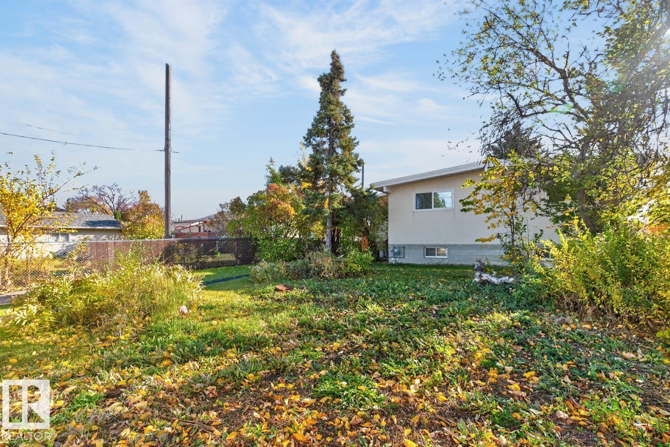 7016 86 AV NW, Edmonton — photo 23