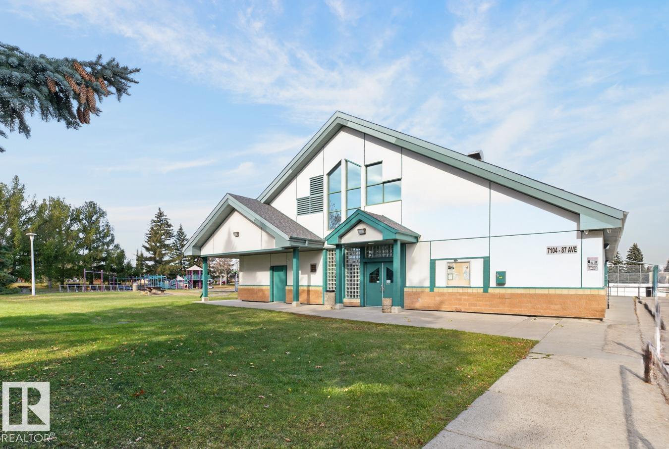 7016 86 AV NW, Edmonton — photo 25
