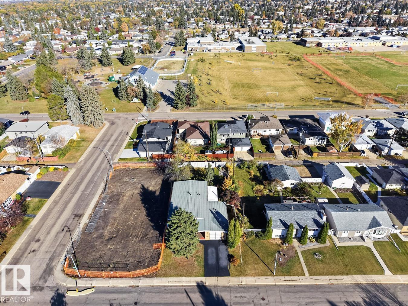 7016 86 AV NW, Edmonton — photo 30