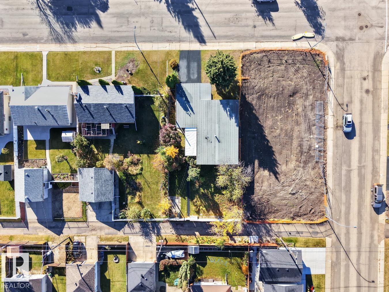7016 86 AV NW, Edmonton — photo 35
