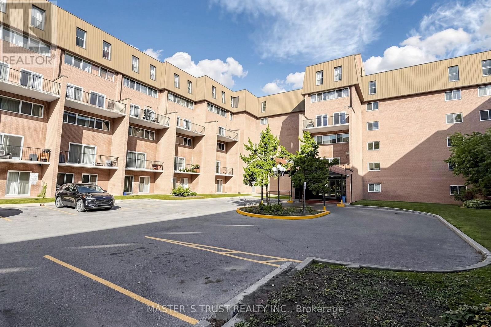 229- 165 Cherokee Boulevard, Toronto, ON photo 3