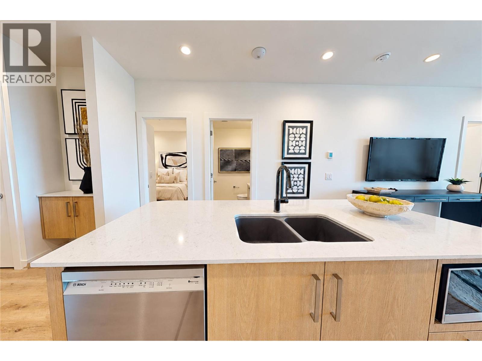 3300 Lakeshore Road Unit# 804, Kelowna