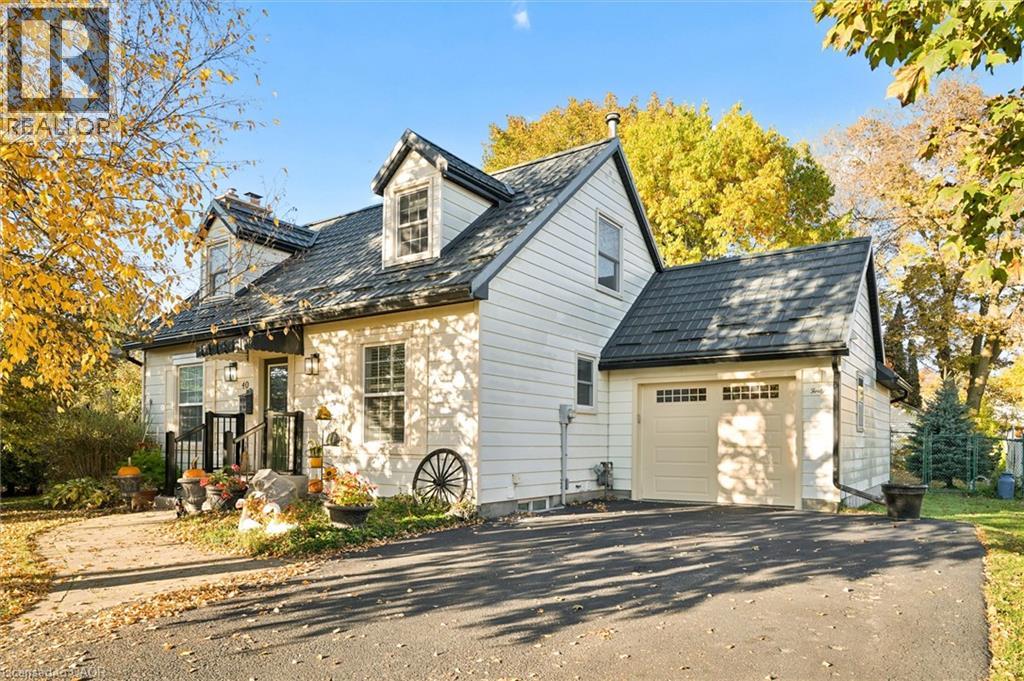 40 WATER Street, St. Jacobs