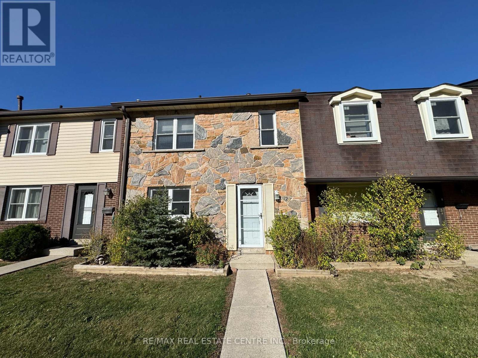 12 - 2825 GANANOQUE DRIVE, Mississauga (Meadowvale)