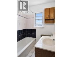 326 27 Avenue Ne, Calgary, AB T2E2A2 Photo 10