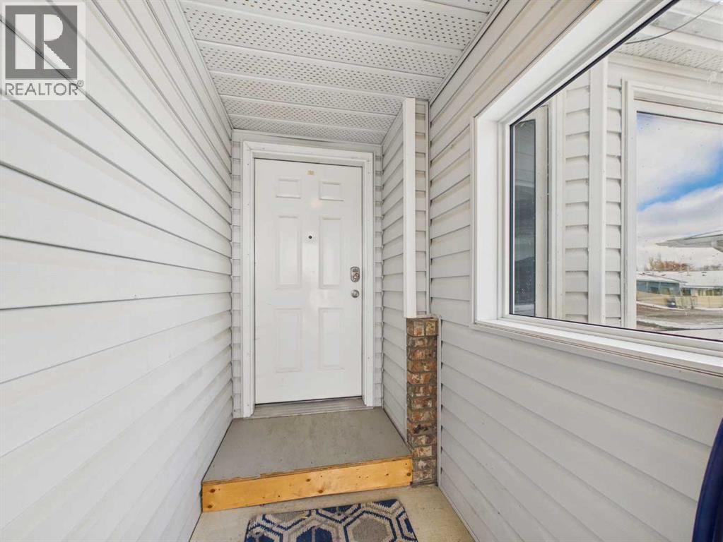 63 Ellis Street, Red Deer — photo 3