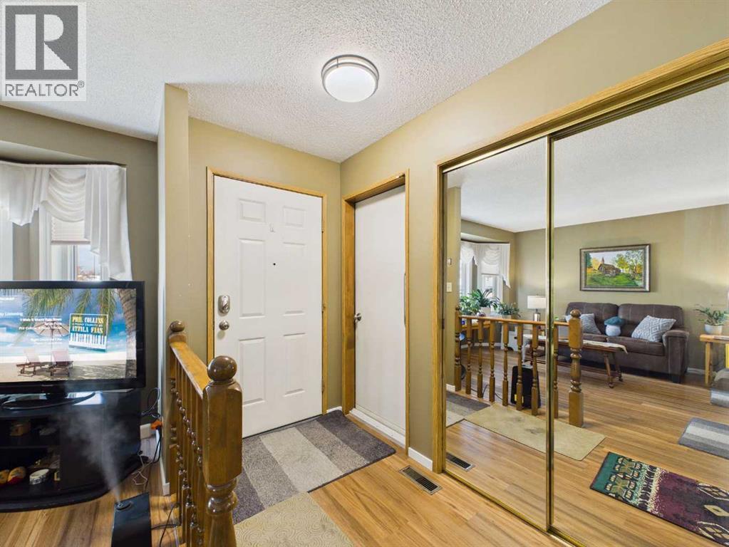 63 Ellis Street, Red Deer — photo 5
