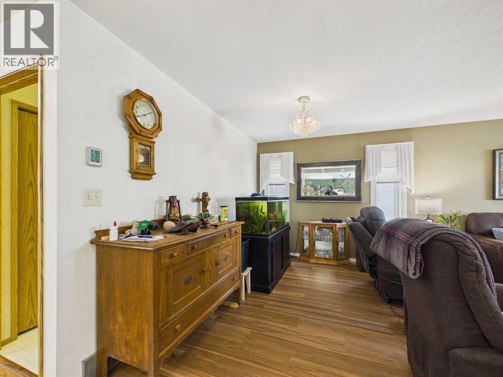 63 Ellis Street, Red Deer — photo 10