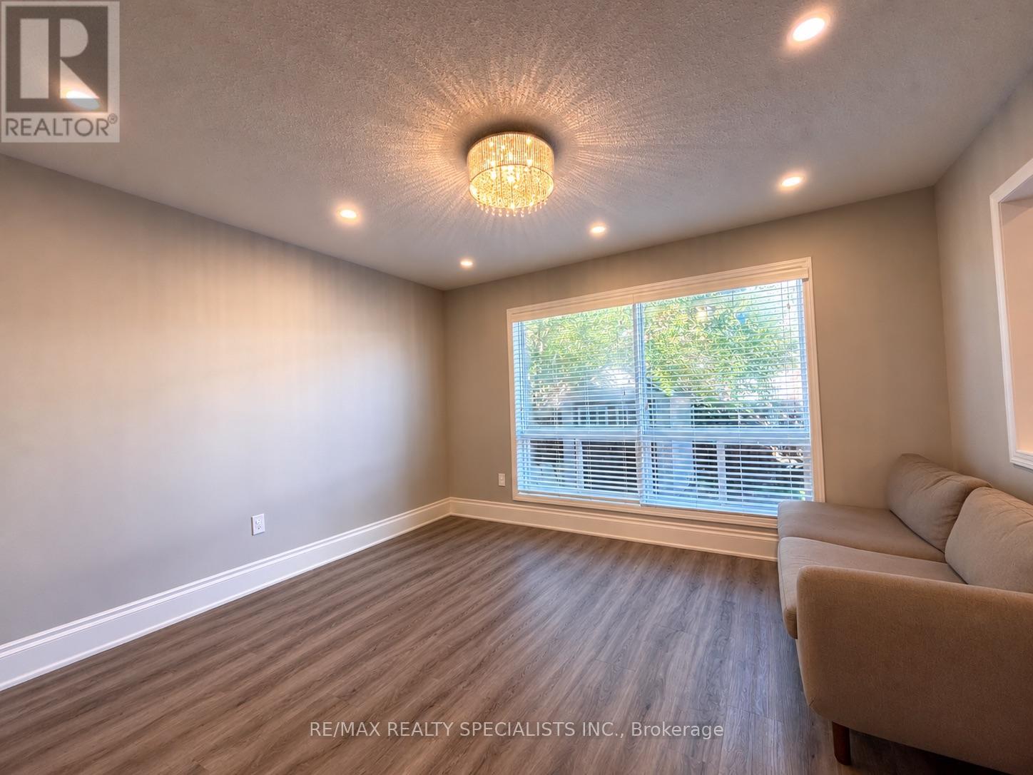 UPPER - 1061 CLARK BOULEVARD, Milton (BE Beaty) — photo 5