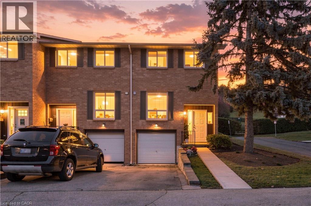 66 SUMMERCREST Drive Unit# 14, Hamilton — photo 2