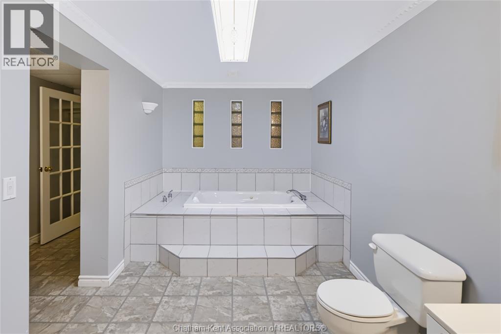 913 St George STREET - 24