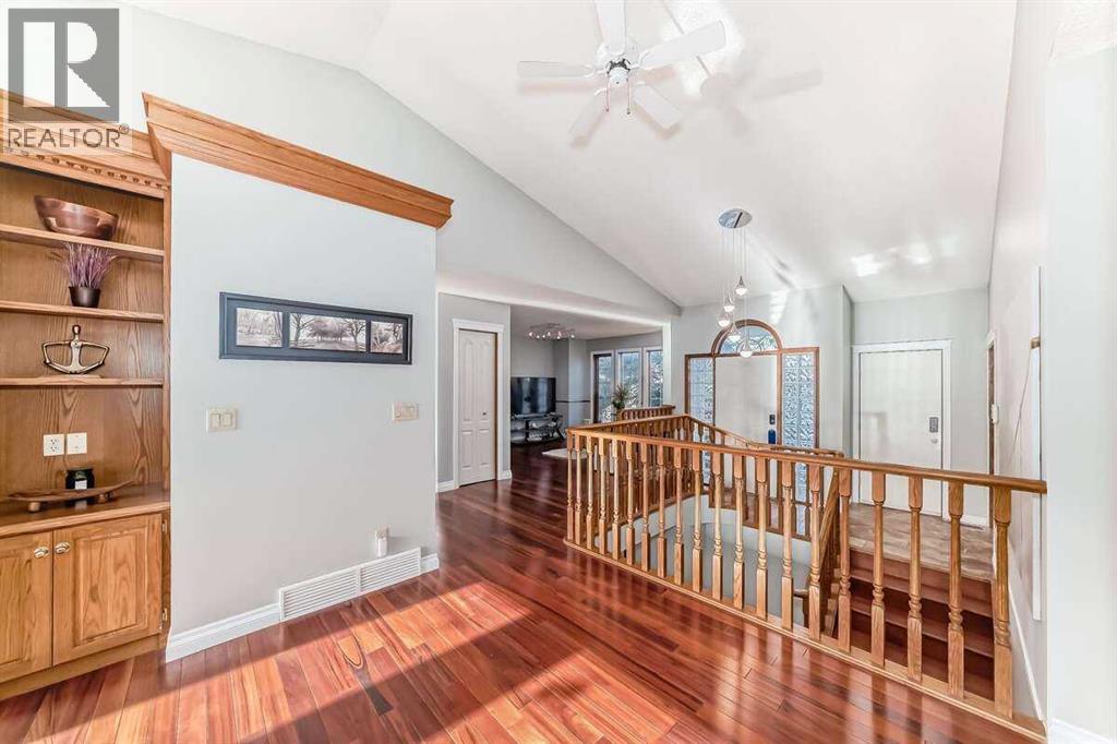 11 Hawkmount Heights NW photo 14