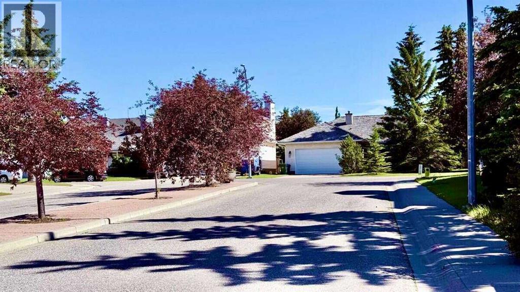 11 Hawkmount Heights NW photo 3