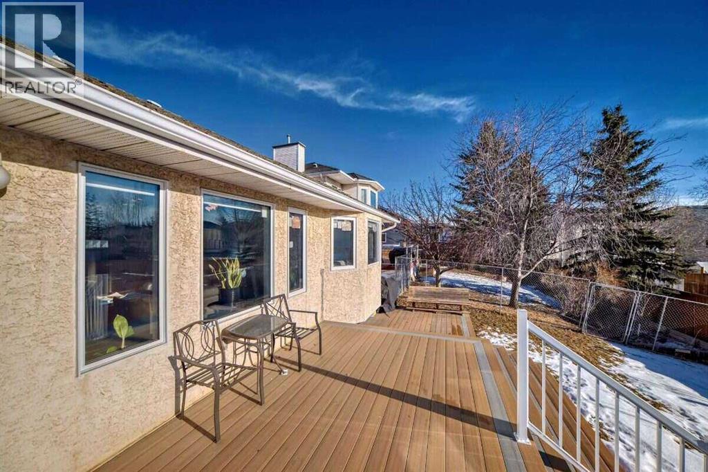 11 Hawkmount Heights NW photo 37