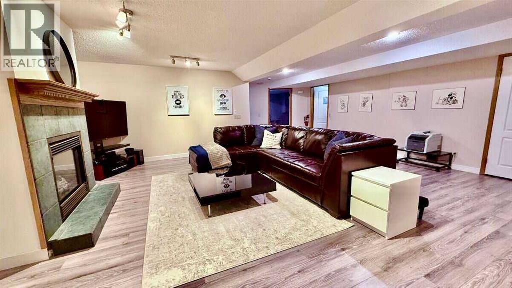 11 Hawkmount Heights NW photo 33