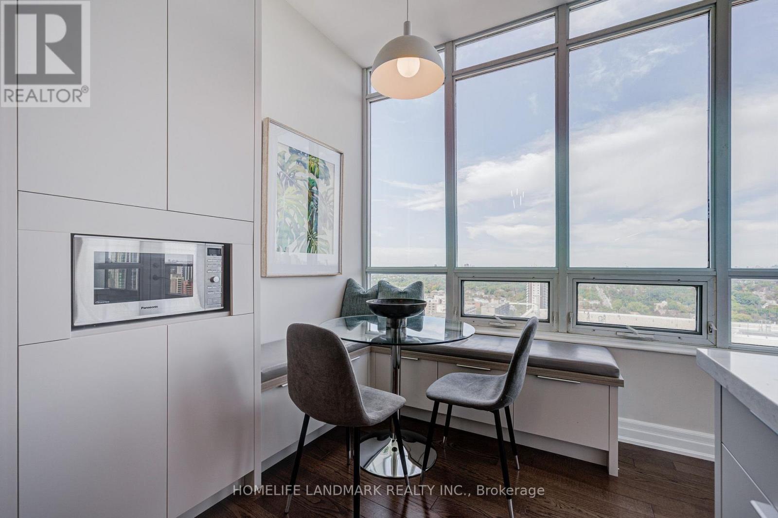 2302- 500 St Clair Avenue West, Toronto, ON photo 15