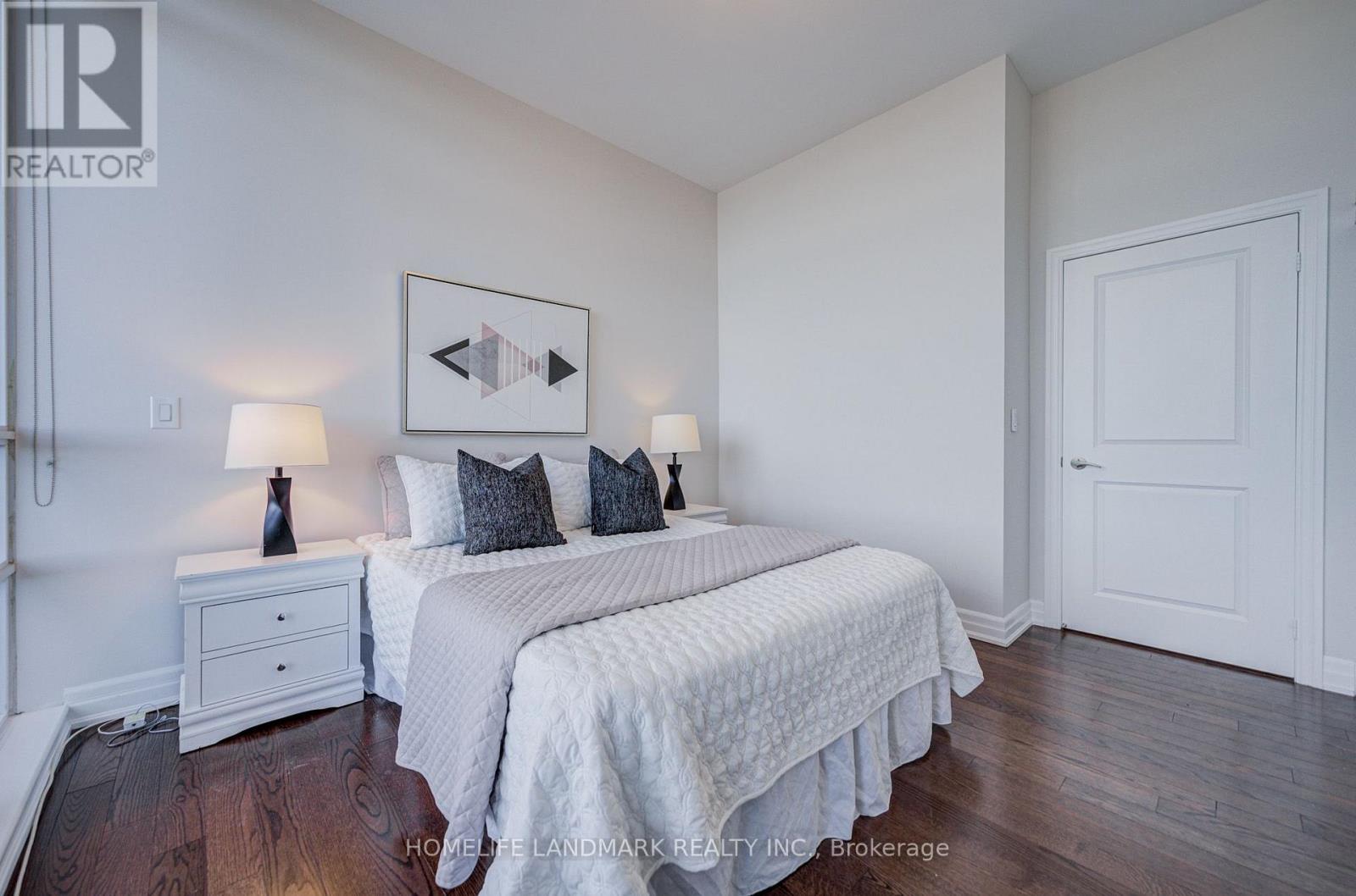 2302- 500 St Clair Avenue West, Toronto, ON photo 19