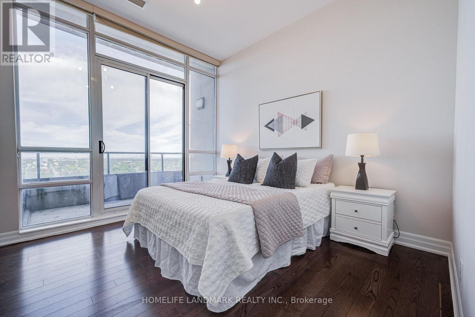 2302- 500 St Clair Avenue West, Toronto, ON photo 20