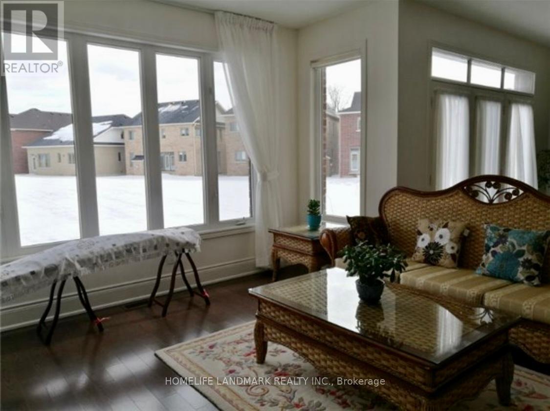 19 WARREN MCBRIDE CRESCENT, Aurora — photo 8