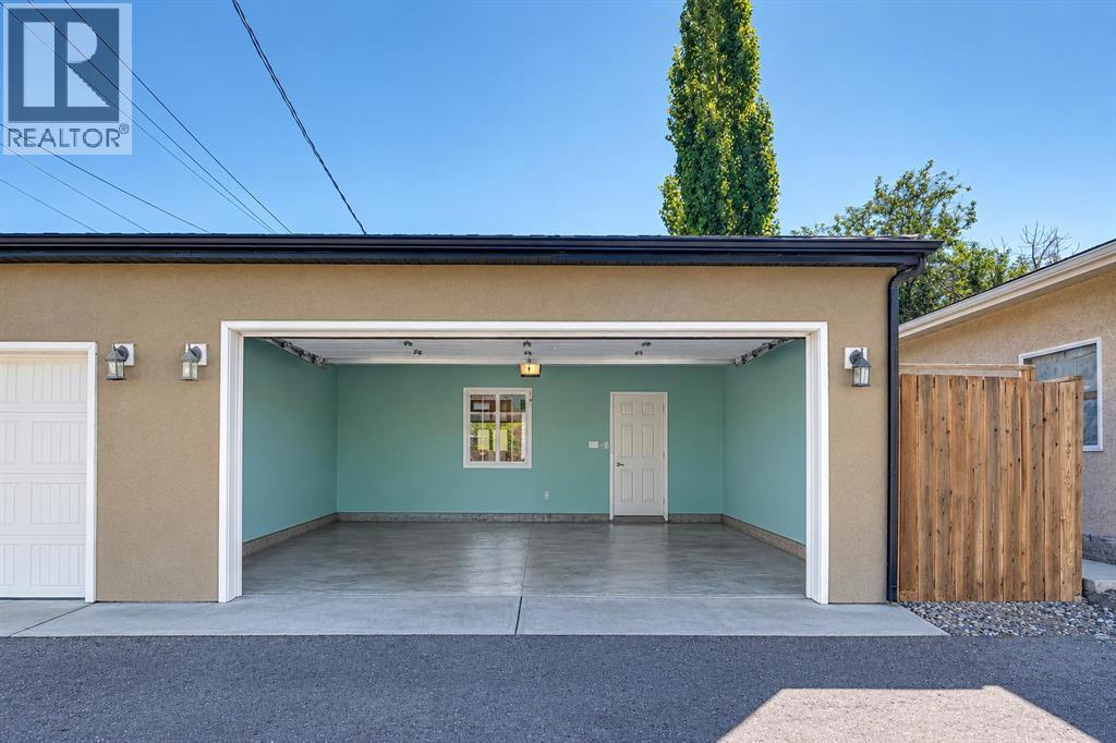 1443 40 Street SW photo 38