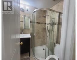14 Acme Crescent, Toronto, ON M9R3B8 Photo 12