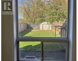 14 Acme Crescent, Toronto, ON M9R3B8 Photo 21