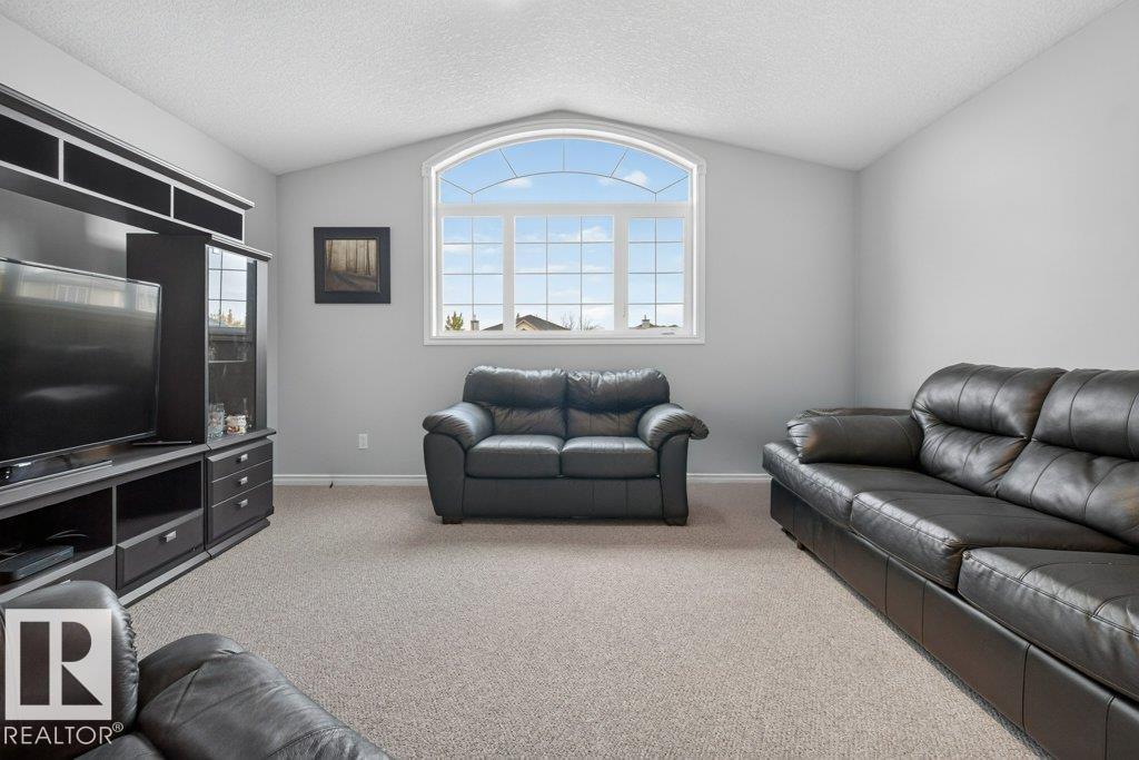 31 Douglas CR, photo 18 of 49
