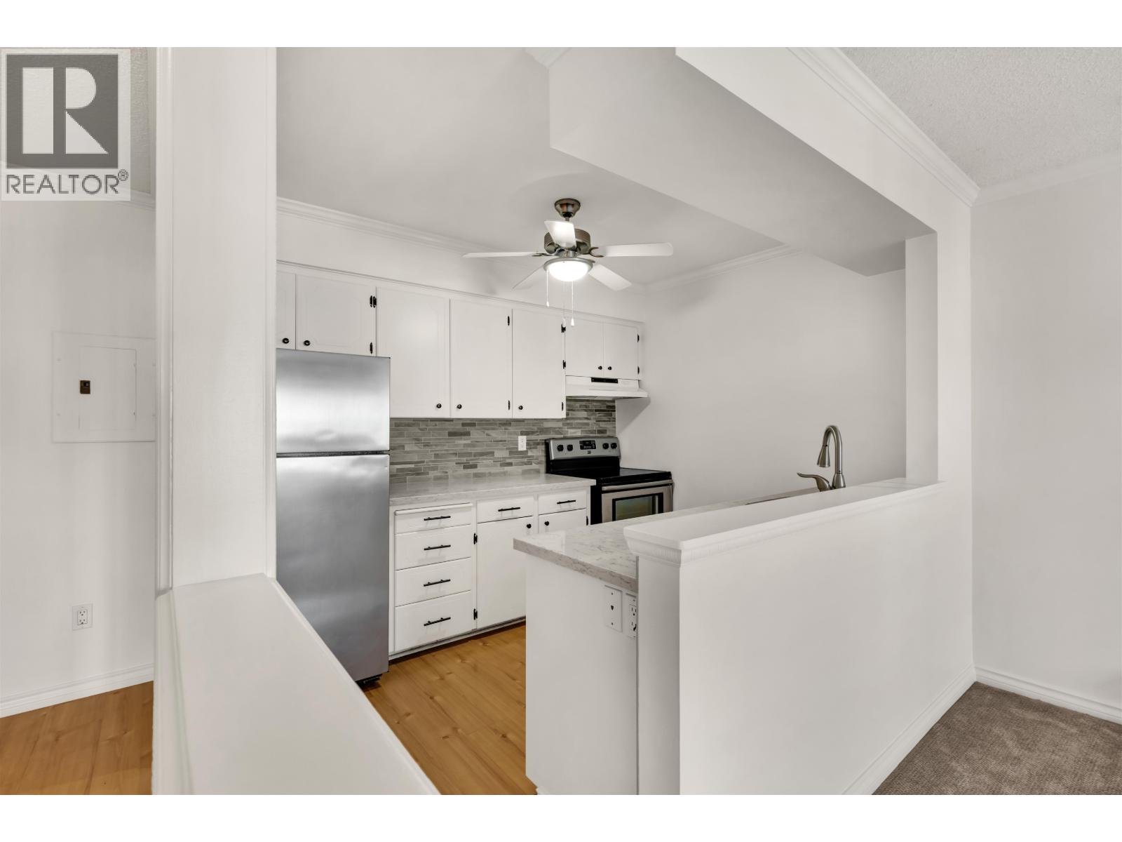 120 17TH STREET Unit 304 photo 2
