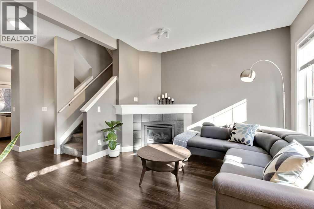 86 Inverness Square SE photo 3