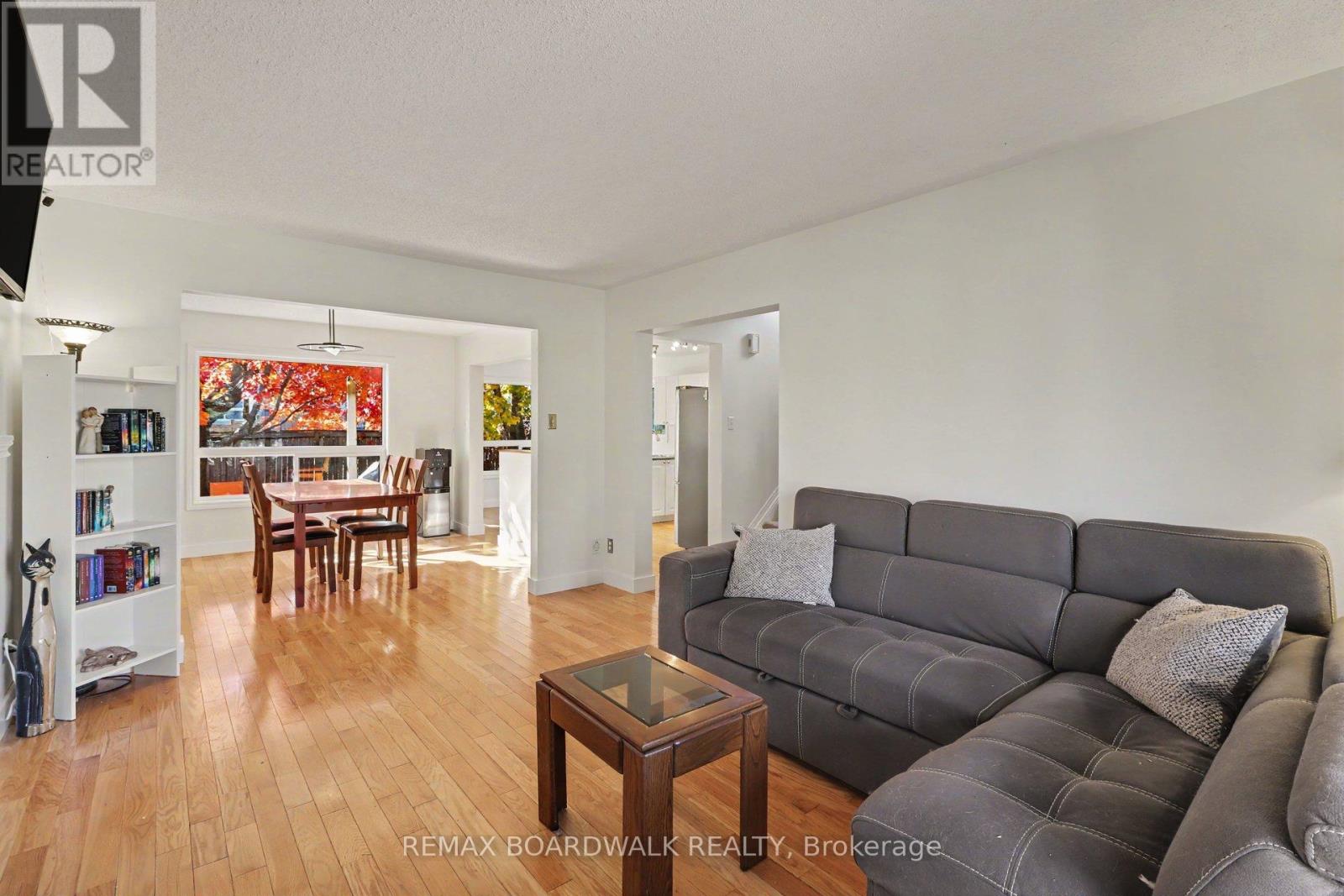 869 CLEARCREST CRESCENT, Ottawa — photo 3