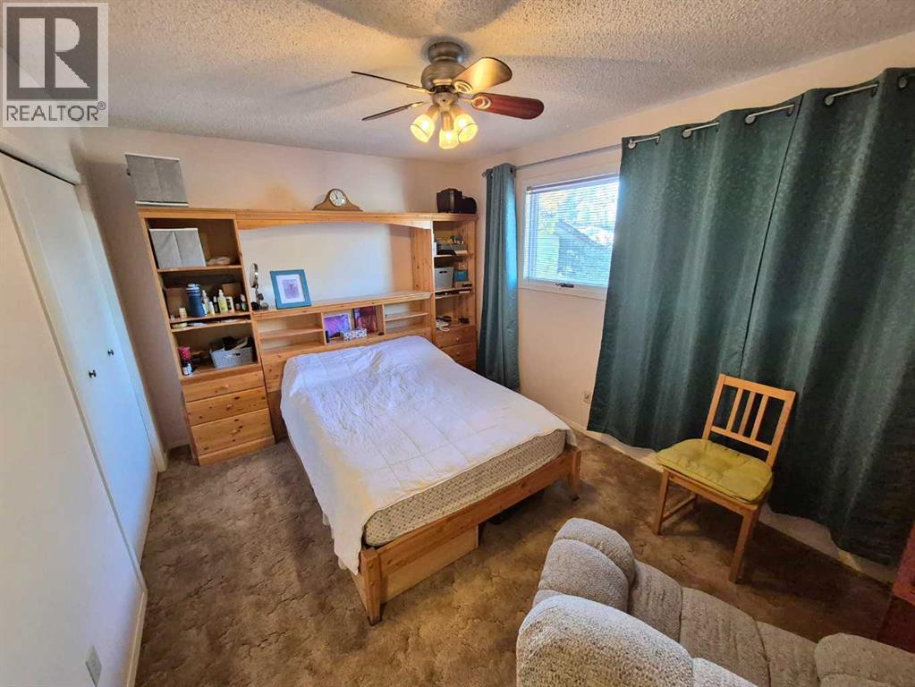 5209 40 Avenue, photo 11 of 43