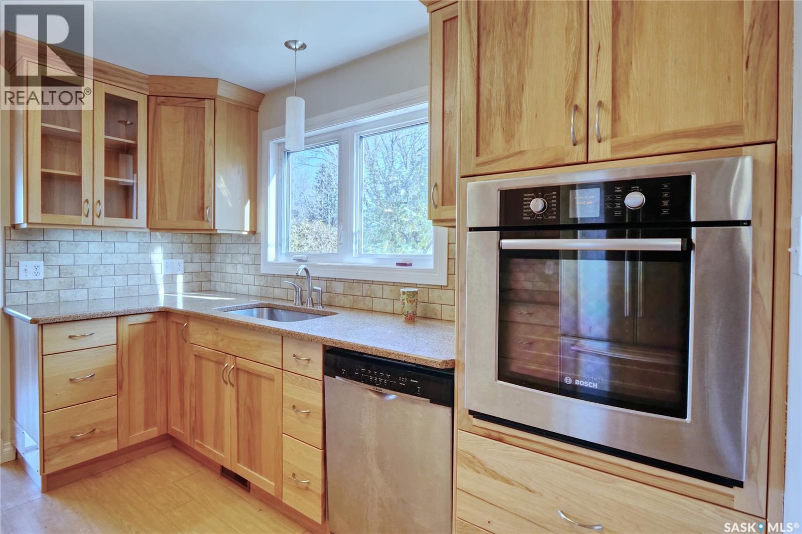 809 Athabasca STREET E, Moose Jaw — photo 6