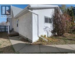 809 Athabasca Street E, Moose Jaw, SK S6H0M6 Photo 22