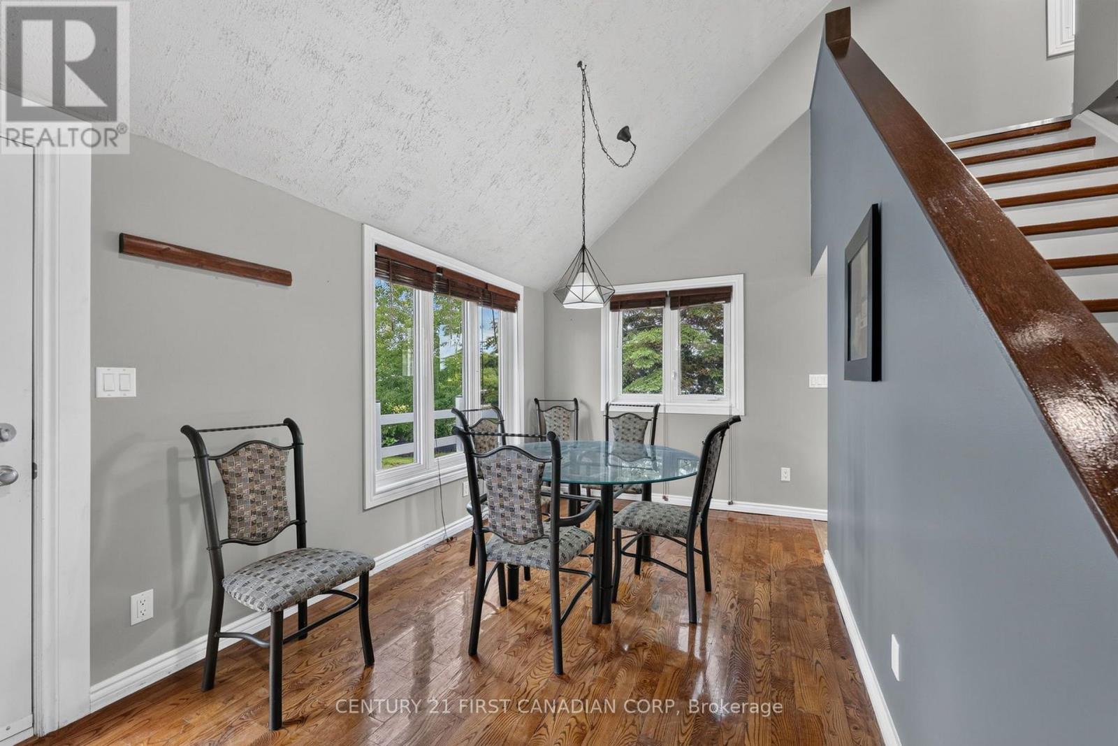 33943 Sunnyridge photo 5