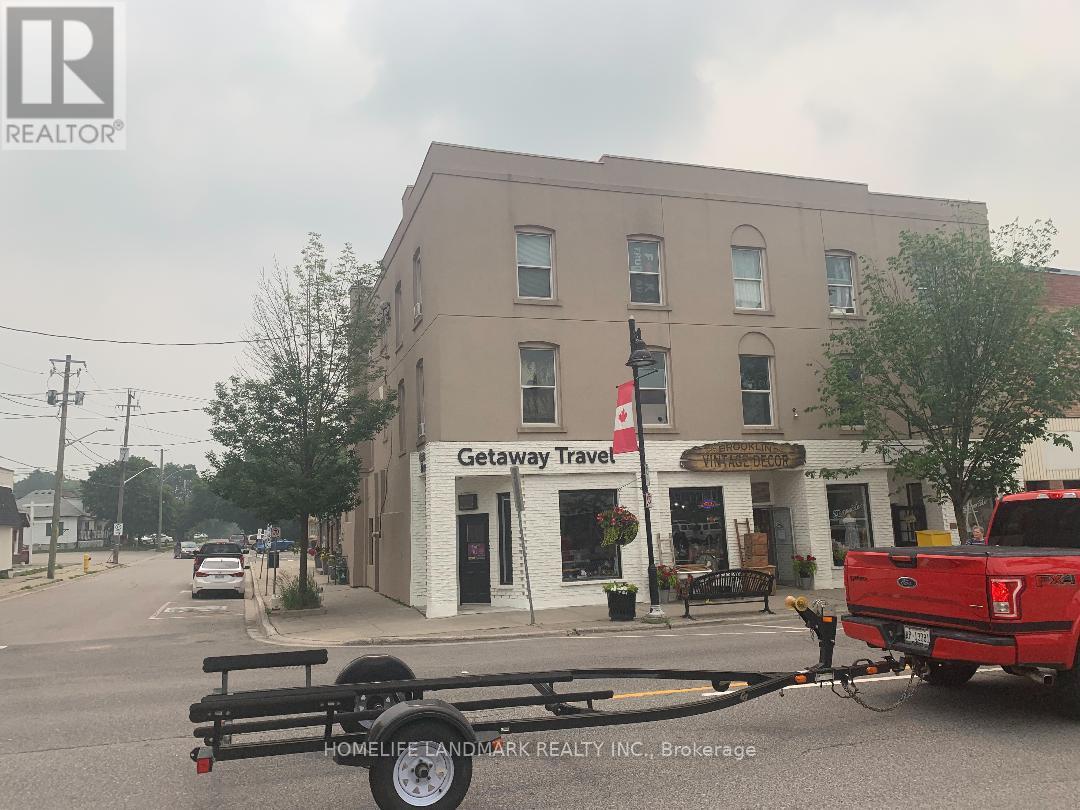 24 BROCK STREET W, Uxbridge — photo 2